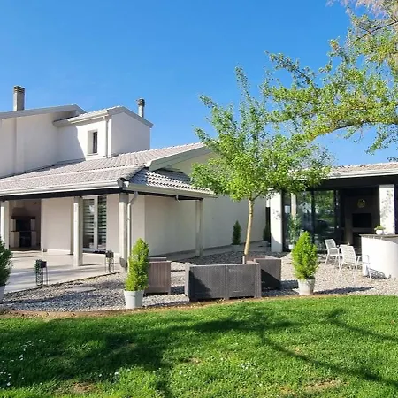Apartment Casakadd001luxury Heated Pool Garden Patiobarbeque Cive