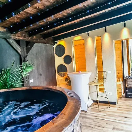 Apartment Casakadd001luxury Heated Pool Garden Patiobarbeque *